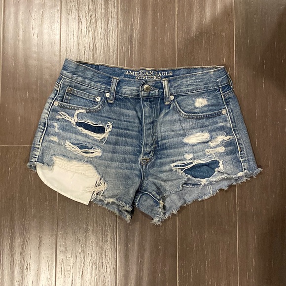 Distressed jean shorts - Picture 1 of 4